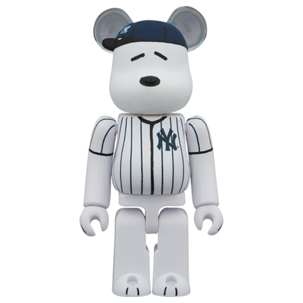 Bearbrick 100% & 400% Set MLB x Peanuts Snoopy (New York Yankees) 100 Urban Attitude