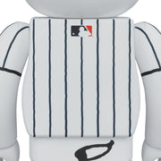 Bearbrick 100% & 400% Set MLB x Peanuts Snoopy (New York Yankees) Back Urban Attitude