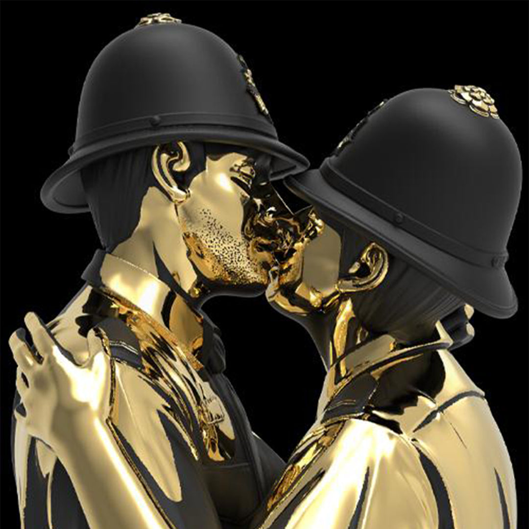 Mighty Jaxx Kissing Coppers by Brandalised (Gold Rush Edition) – Urban  Attitude